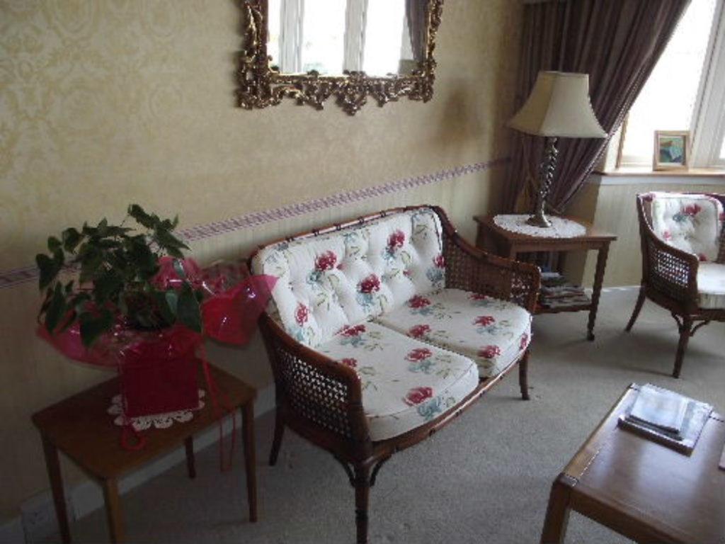 Whin Park Guest House Largs Exterior foto