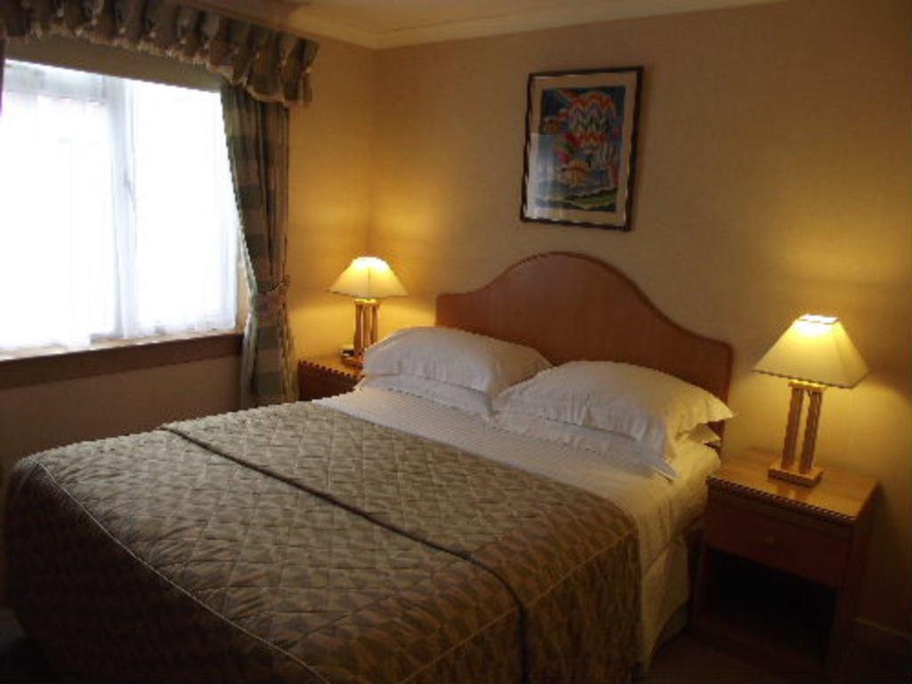Whin Park Guest House Largs Exterior foto